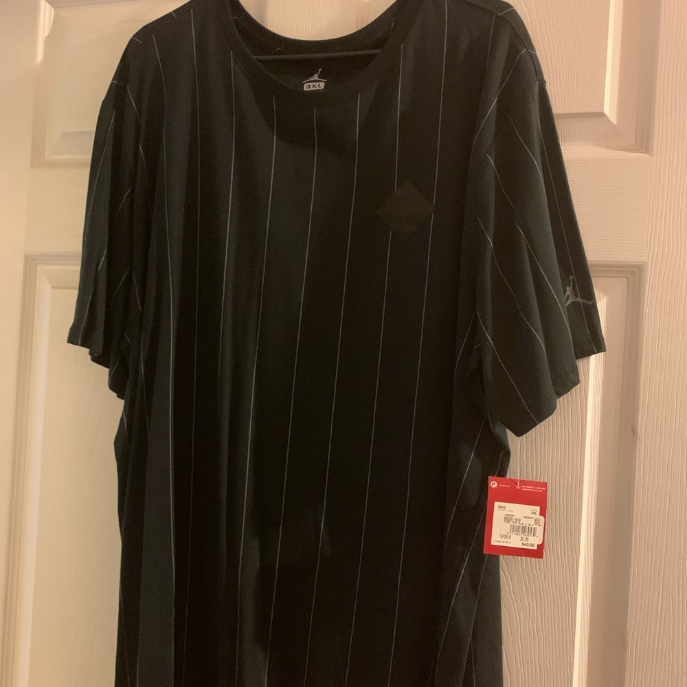 Men’s Nike Air Jordan shirt